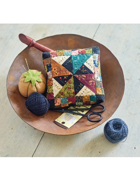 Simple Whatnots III - A Third Serving of Satisfyingly Scrappy Quilts by Kim Diehl Martingale - 13