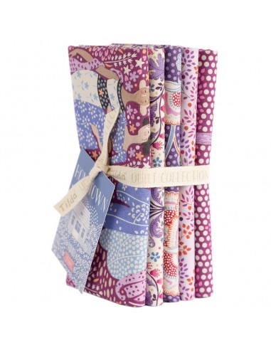 Tilda Hometown Fat Quarter Bundle Plum Grape, 5 fq 50 x 55 cm - Viola e Prugna Tilda Fabrics - 1