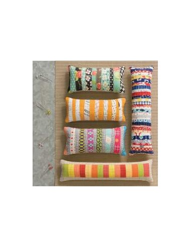Pin Pals - 40 Patchwork Pinnies, Poppets, and Pincushions with Pizzazz by Carrie Nelson Martingale - 4
