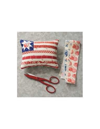 Pin Pals - 40 Patchwork Pinnies, Poppets, and Pincushions with Pizzazz by Carrie Nelson Martingale - 17