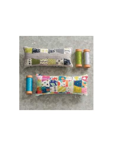 Pin Pals - 40 Patchwork Pinnies, Poppets, and Pincushions with Pizzazz by Carrie Nelson Martingale - 18
