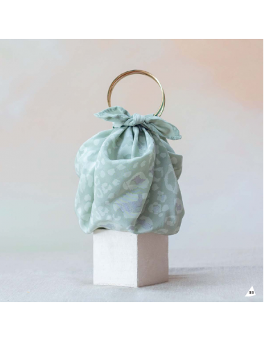 Zero Waste: Gift Wrap, 30 ideas for furoshiki and other sustainable solutions by Christine Leech Search Press - 7