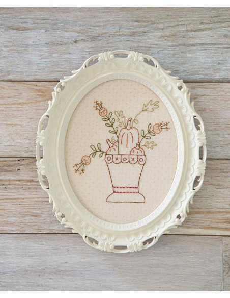 Stitched So Sweet - Whimsical Embroidery, Patchwork, and Applique di Tracy Souza Martingale - 4
